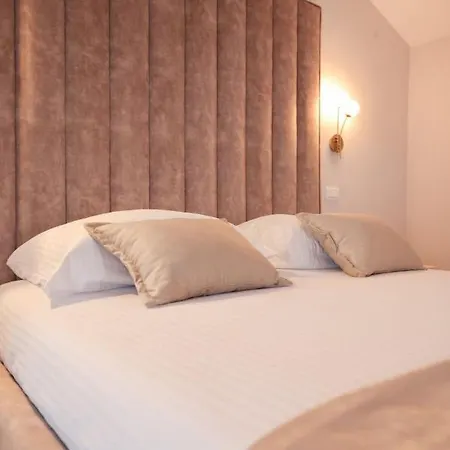 Castello Exclusive With Breakfast - By Ta Leut Agency 4*