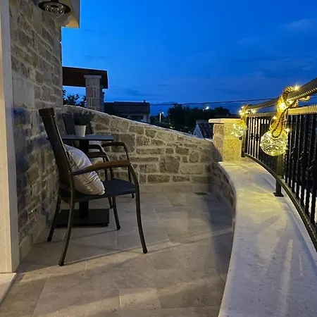 Konukevi Castello Exclusive With Breakfast - By Ta Leut Agency Privlaka (Zadar)